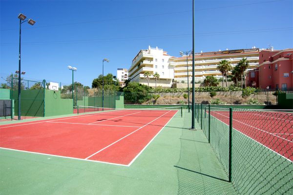 riviera_del_golf_tennisbanen_casanass